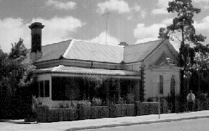 Lowing_home_Parkes.jpg